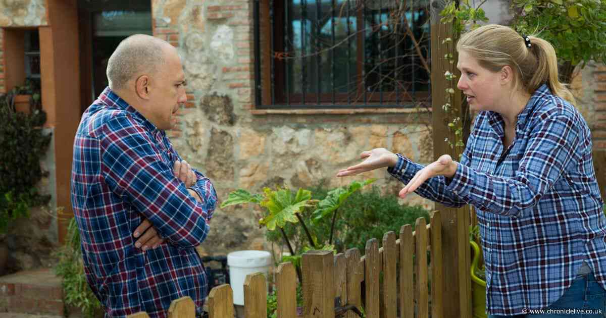 Homeowners putting garden fences up warned about £5,000 fines under new laws