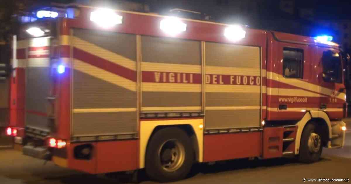 Bologna, casa in fiamme causa candele lasciate accese: muore una donna di 76 anni
