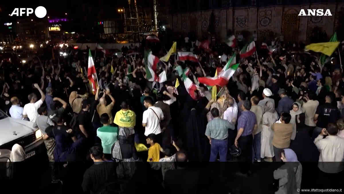 Missili contro Israele dall’Iran, a Teheran si festeggia per le strade: le immagini