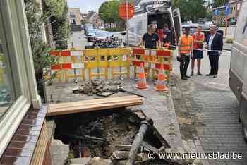 Waterlek veroorzaakt groot zinkgat in Brugge: aanpalende woning moet niet gestut worden