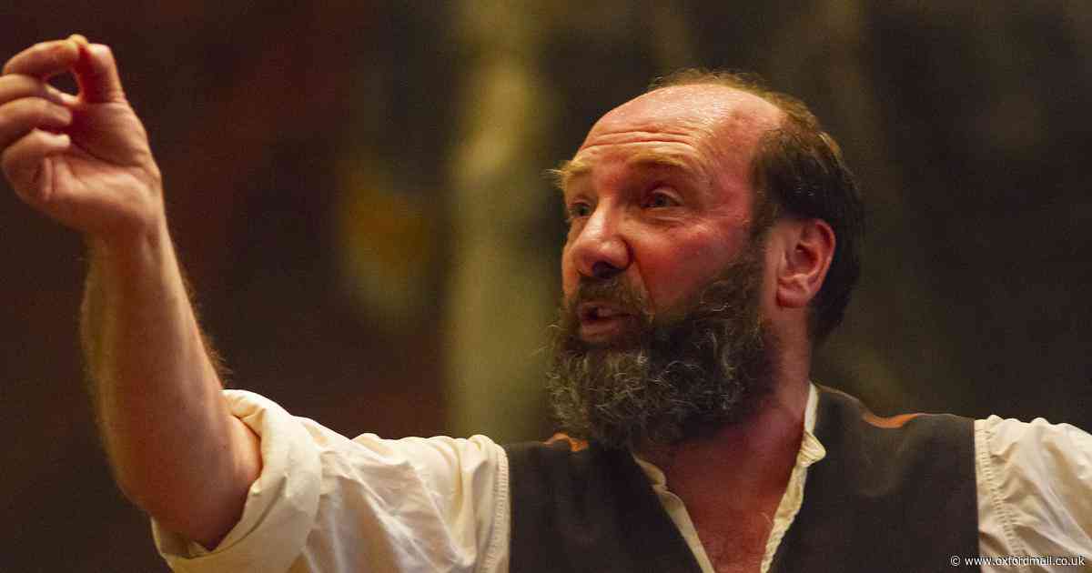 Charles Dickens's great-great-great-grandson to perform in Oxfordshire town