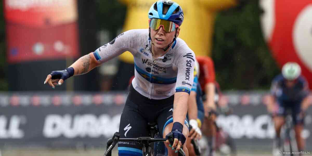 Lorena Wiebes pakt tiende overwinning van het seizoen in Dwars door het Hageland