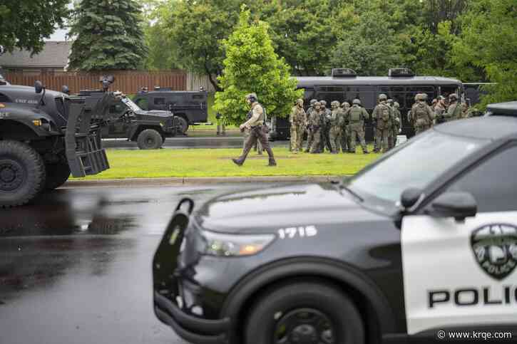 2 Minnesota state lawmakers shot in their homes early Saturday