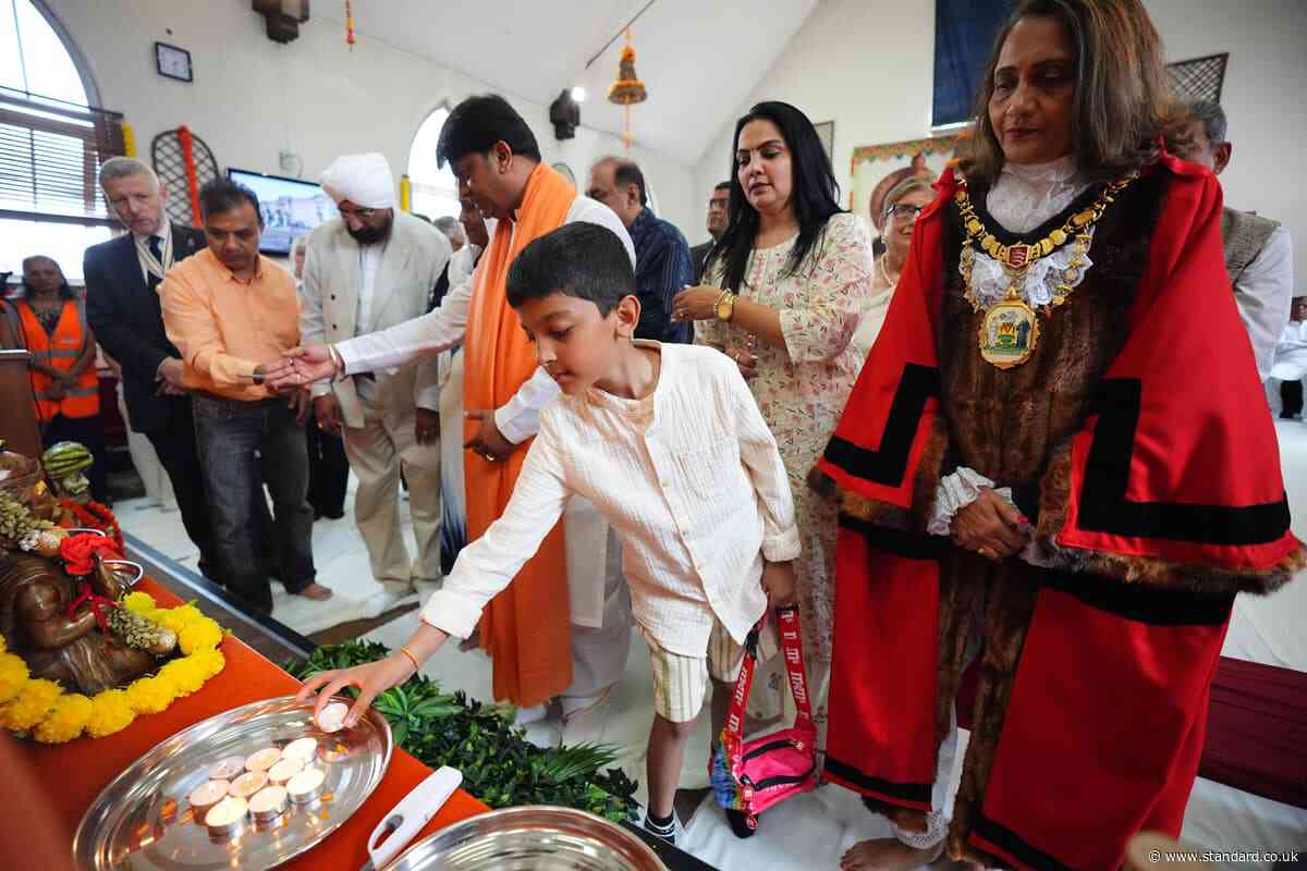 Community visibly emotional during candlelit vigil for Air India crash victims