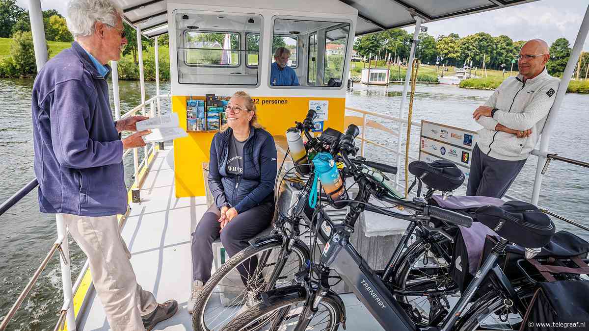 Vincent ging na zijn pensionering aan de slag als veerman op het pontje: ’Dit is een cadeautje van het leven’