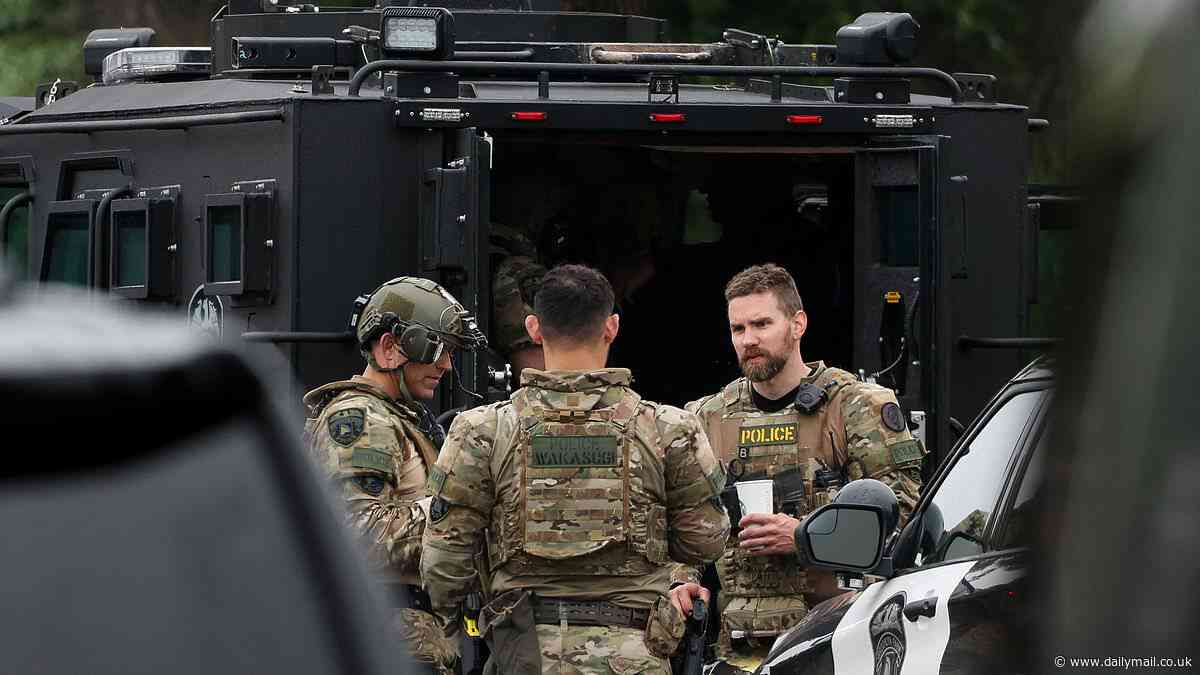 Minnesota shooting latest: Cops in gunfight with suspect but shooter slipped away