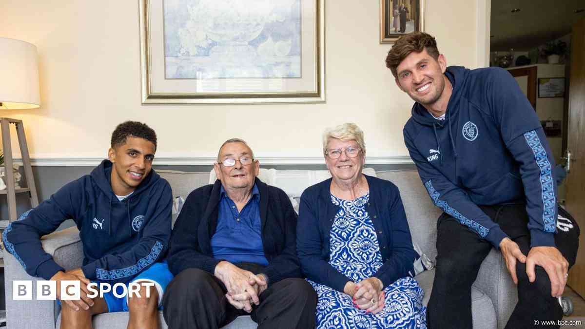 Man City players surprise local hero before US trip