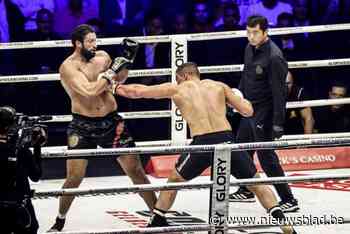 Kamp van Jamal Ben Saddik op Glory 100 zit er al na amper een minuut op na openhalen van scheenbeen