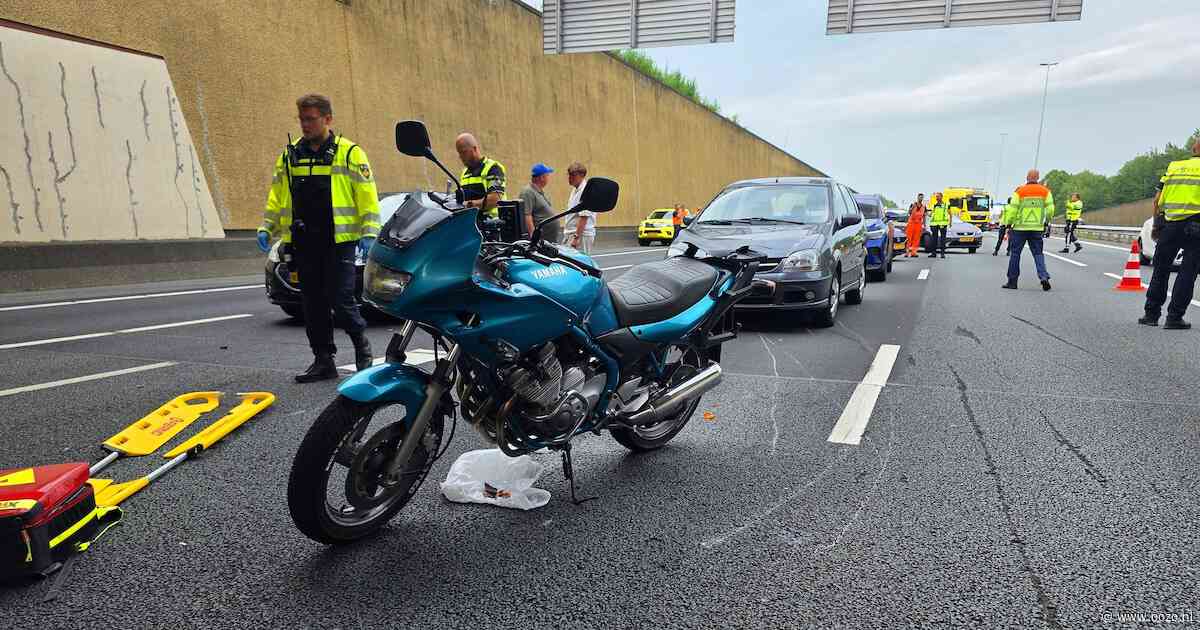 Motorrijder gewond bij botsing op de A12 bij Waddinxveen