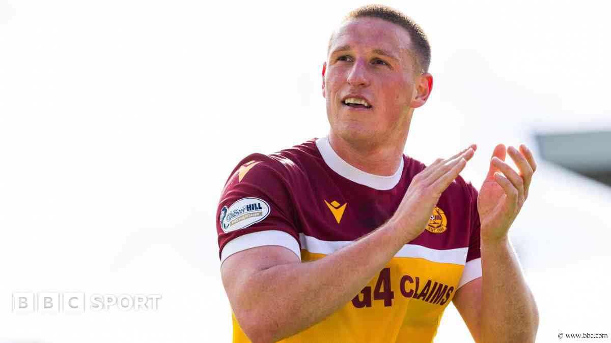 Wycombe sign Motherwell defender Casey