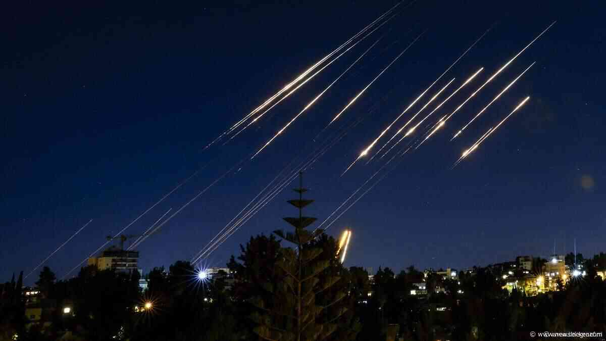 LIVE | Iran voert luchtaanvallen uit op Israël: ’Meerdere gewonden bij raketinslag op woning’  