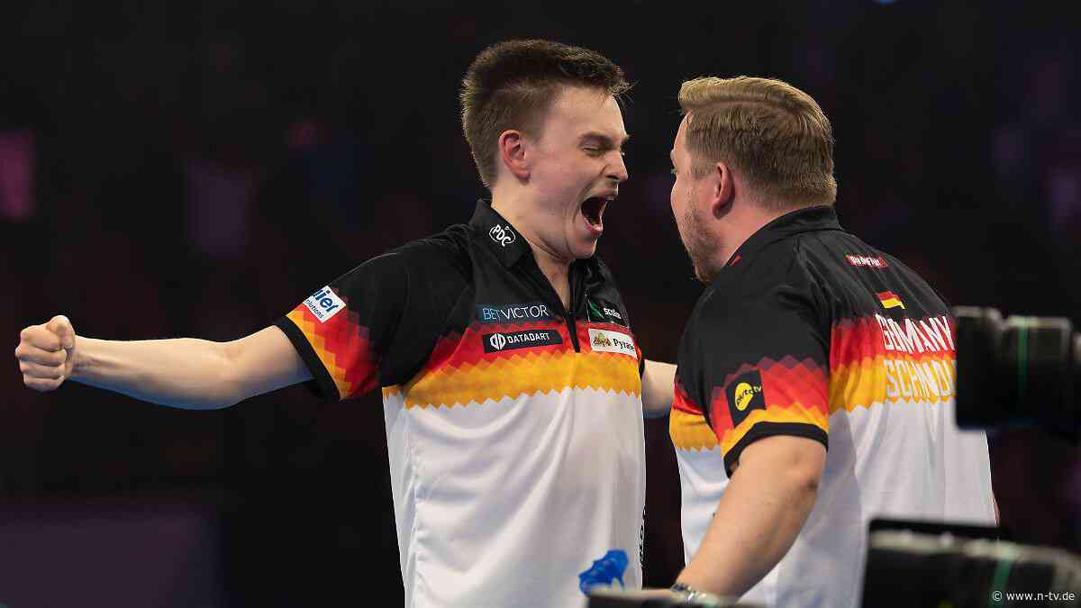 Weltmeister Littler geschlagen: Halle flippt aus: Deutscher Darts-Sensationssieg gegen England