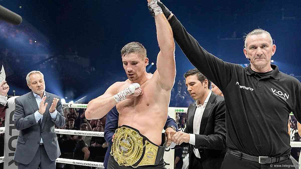 Rico Verhoeven uitgefloten tijdens titelgevecht: 'Jammer dat ze dat doen'