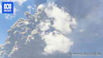 Flights to Bali cancelled after Indonesian volcano erupts again