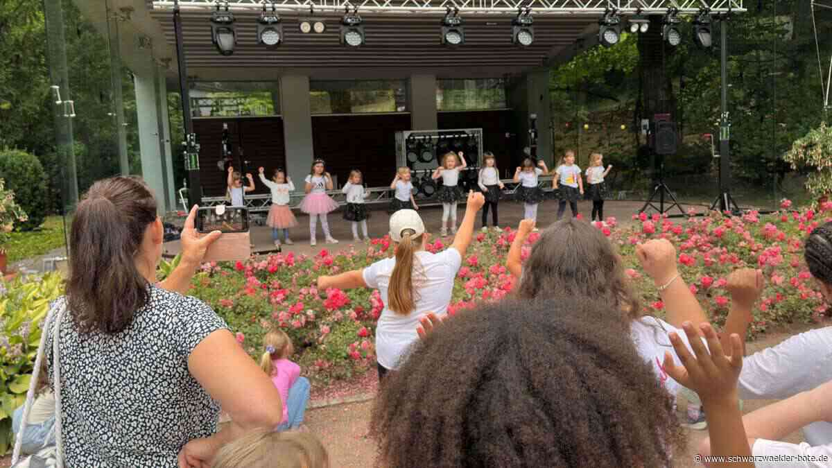 Kindertag in Bad Wildbad: Hunderte Jungen und Mädchen  haben Spaß
