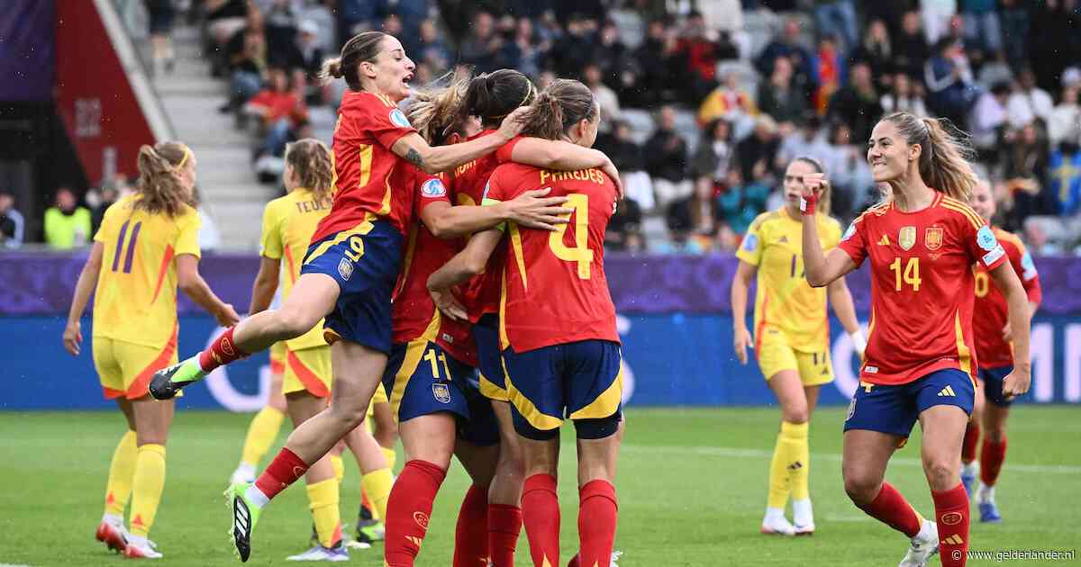 Topfavoriet Spanje naar kwartfinales na spektakelstuk met acht goals, Portugal en Italië spelen gelijk