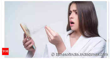 Hair fall in monsoon? Here are 5 nutritionist approved foods that help