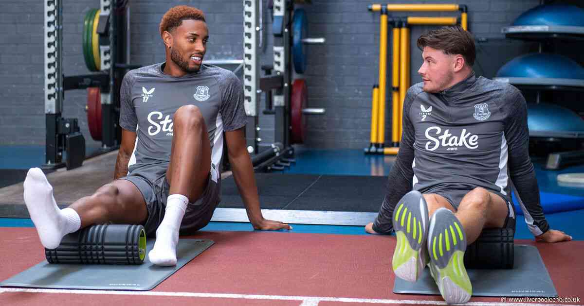 Everton new squad number hint spotted as teenage starlets join pre-season training