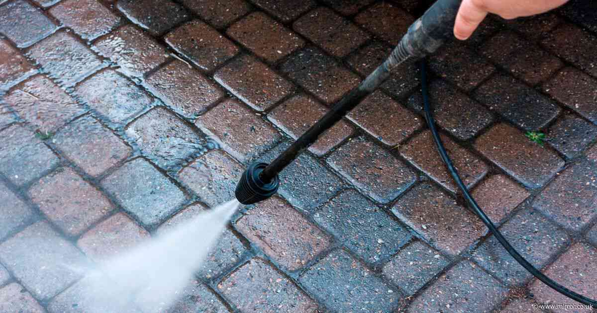 This 1 household item can remove patio moss in 10 minutes without a pressure washer