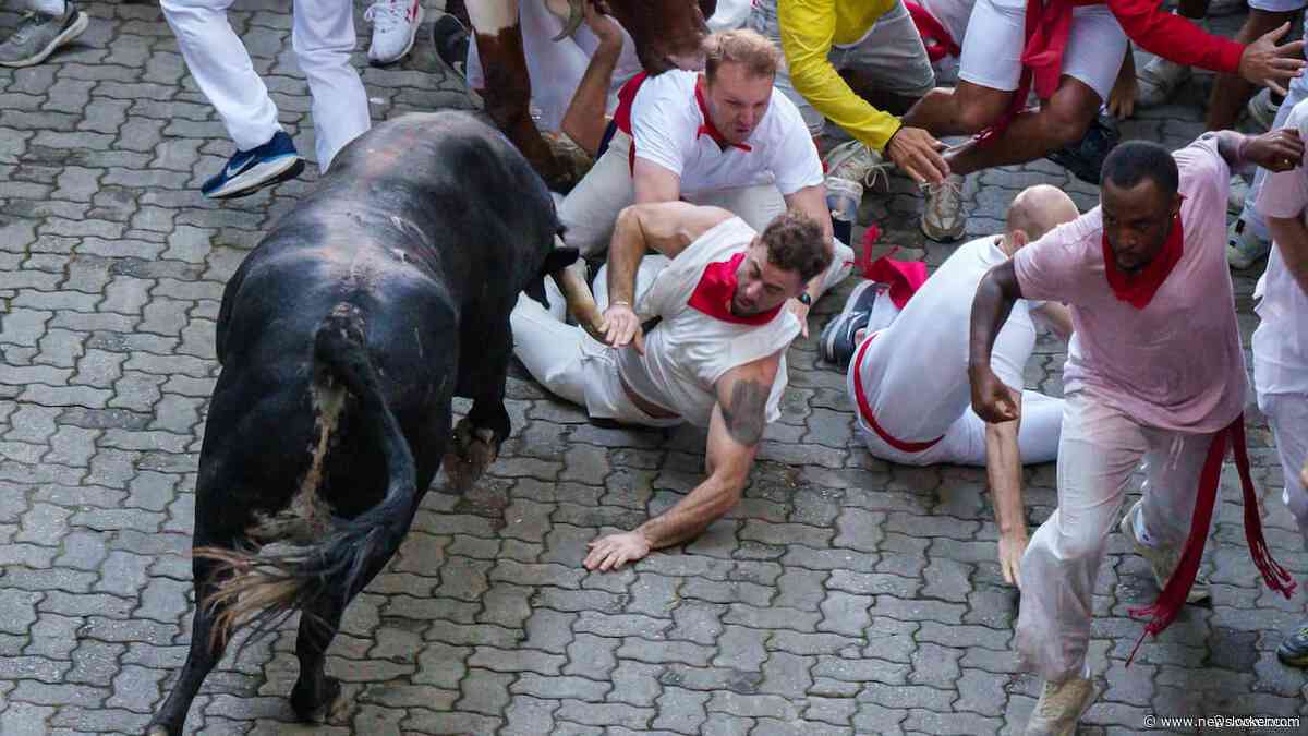 Spanjaard gespietst op hoorn tijdens stierenrennen in centrum van Pamplona