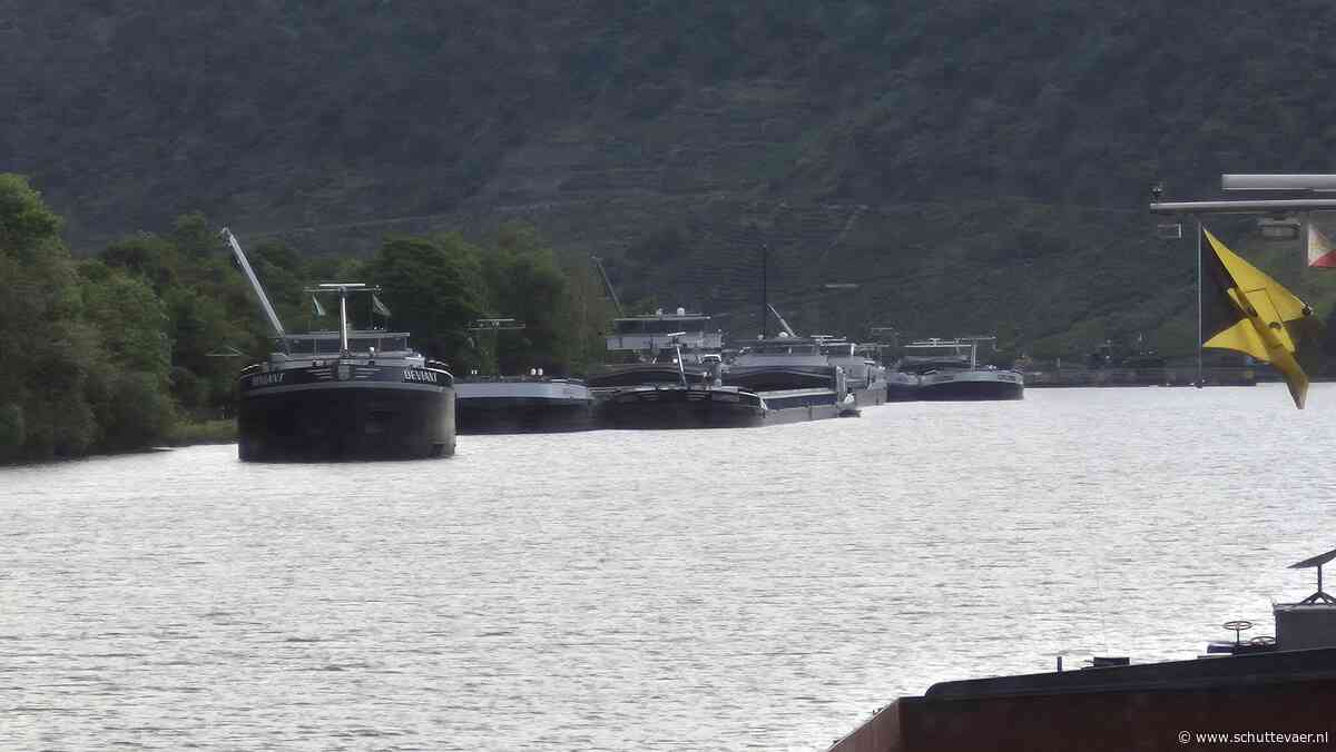 Schutten opvaart sluis Sankt Aldegund begonnen