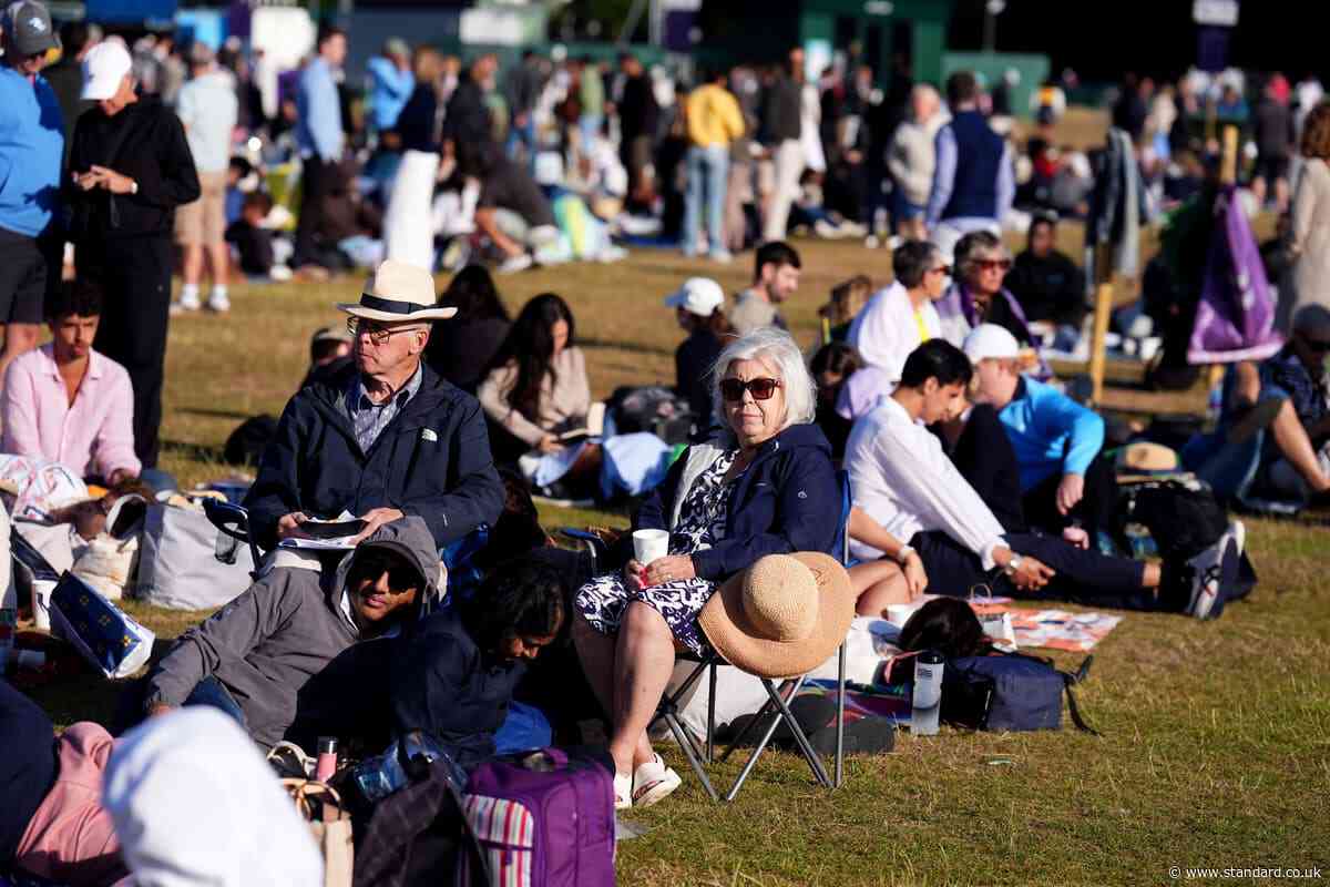 Wimbledon fans face travel delays as they race to see Cameron Norrie