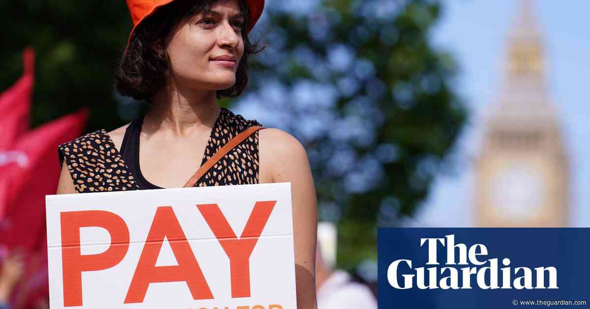 Resident doctors in England vote to strike over pay