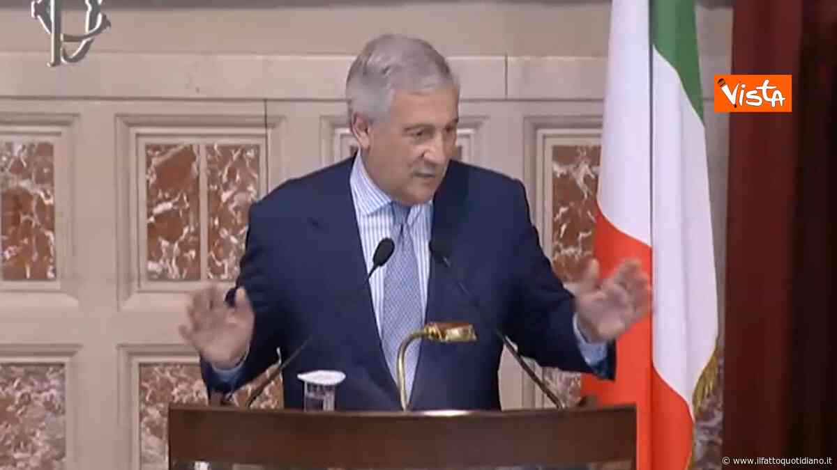 “Sono il ministro degli Esteri più sfigato della storia…”: Tajani è in ritardo alla Camera e si giustifica così – Video