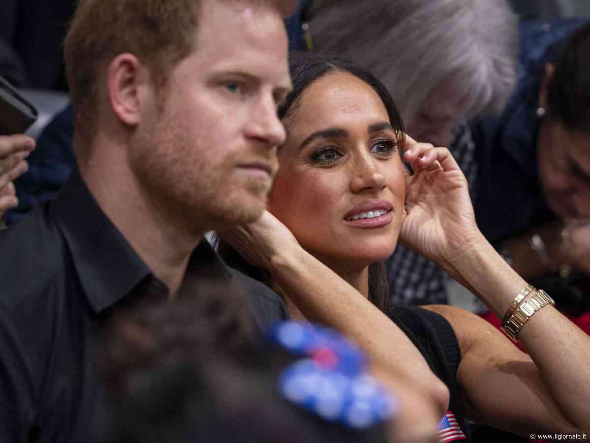 Harry e Meghan licenziano ancora. Mutuo salato e scarse entrate, i duchi risparmiano sul personale