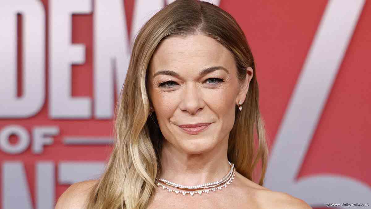 LeAnn Rimes reveals real reason her teeth FELL OUT on stage