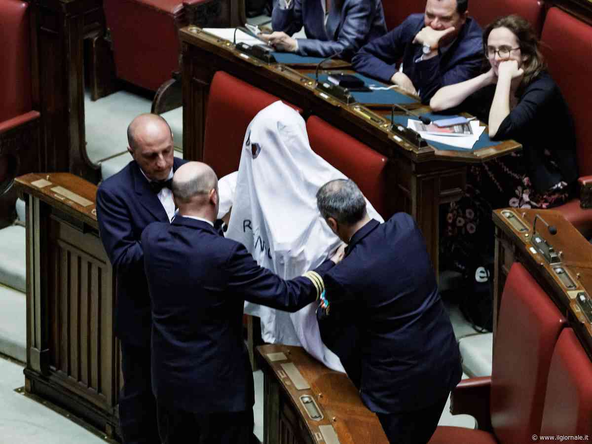 Magi-fantasma, ora arriva la sospensione di 2 giorni dalla Camera
