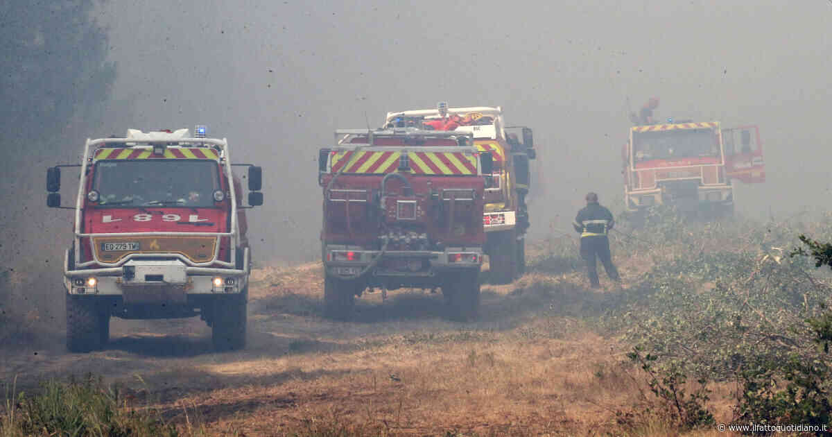 Marsiglia brucia: maxi-incendio in città. Chiuso l’aeroporto, stop ai treni e ospedale senza elettricità