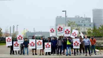 Hamilton water workers reach tentative deal with City after nearly 3 month strike