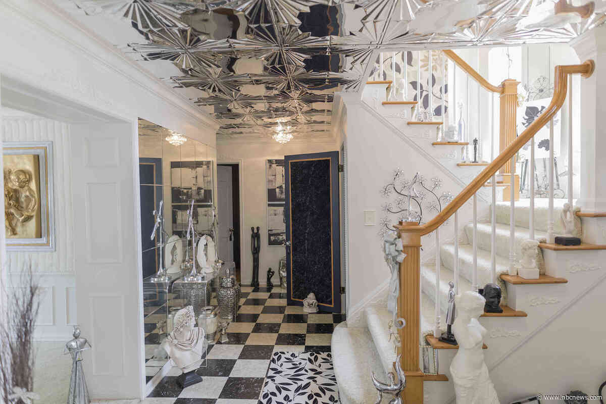 Detroit man accused of setting fire to his Liberace-inspired home