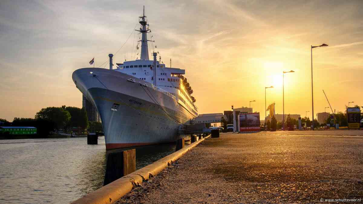 Drie stoomschepen van Holland Amerika Lijn in beeld op ss Rotterdam