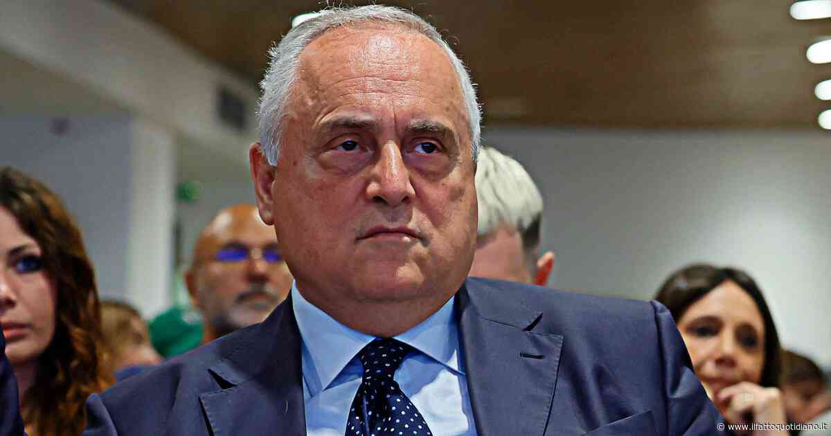 Lotito trasportato al Gemelli in ambulanza: “Nessun malore, sono le maledizioni che mi mandano”
