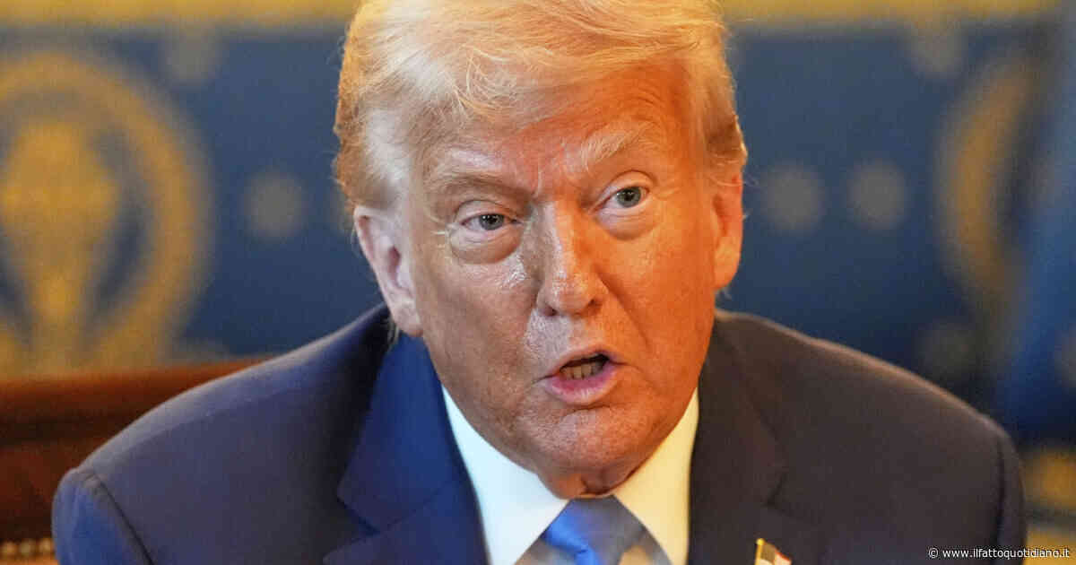 Trump cambia idea sullo stop alle armi a Kiev. E accusa Putin: “Dice un sacco di stronzate, sta uccidendo molti uomini”