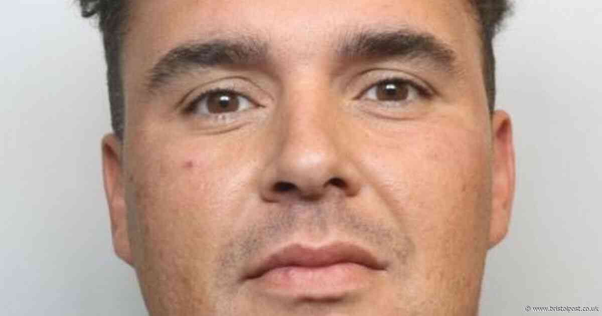 Prolific criminal attacked person in Sports Direct robbery