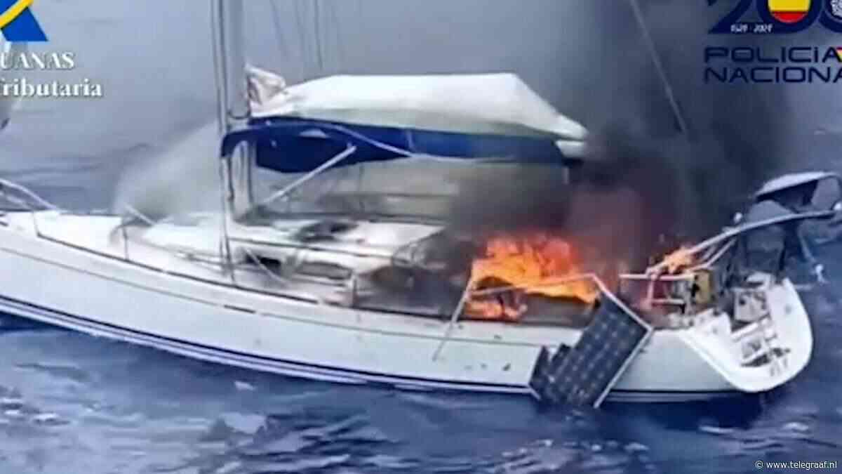 Spectaculair beeld: Nederlander zwaar gewond nadat hij ‘drugsboot’ in de fik zet