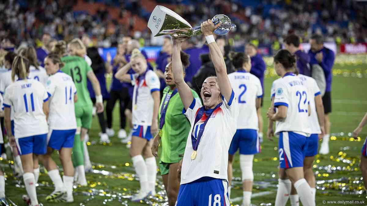 Chloe Kelly is the perfect antidote to the colossal egos of men's football - Marcus Rashford and Co could learn so much from her class, grace and strength in adversity: IAN HERBERT