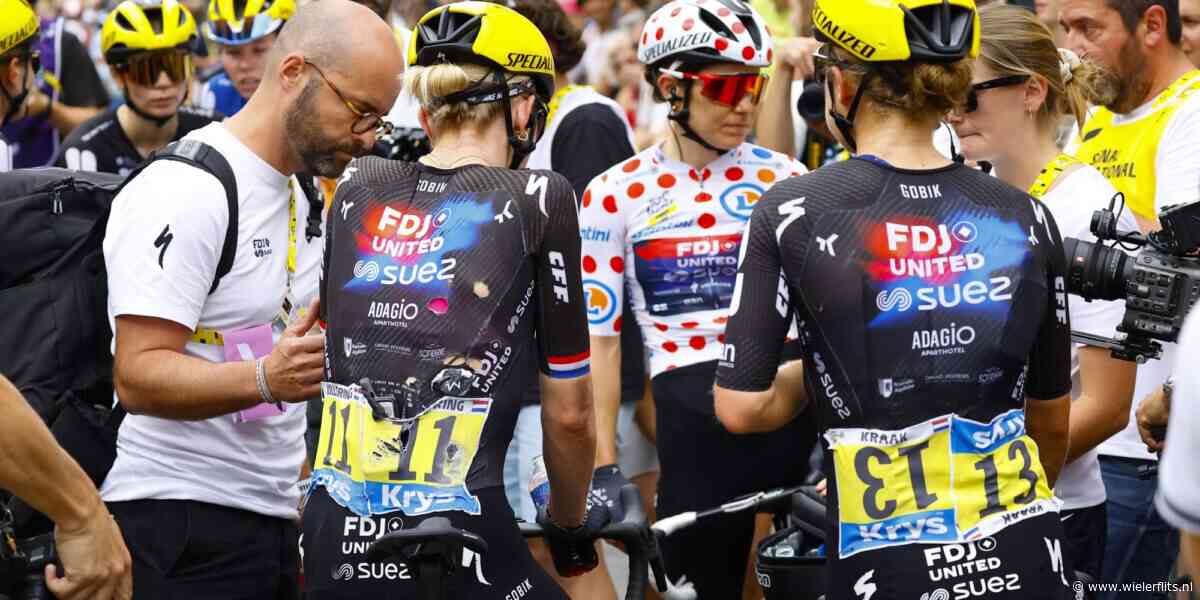 Ploegmanager Demi Vollering gefrustreerd door ‘gebrek aan respect’ in peloton: “Ze spelen met levens”