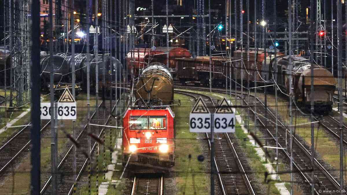 Tausende Stellen auf der Kippe: EVG fürchtet Kahlschlag bei der Bahn