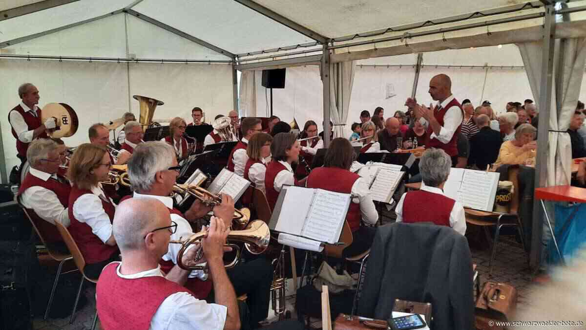 Emminger „Bronnafeschd“: Traditionelles Fest auf dem Dorfplatz