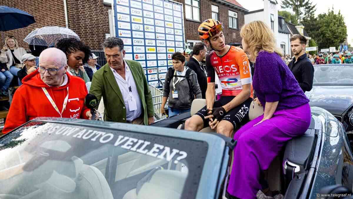 Nederlandse Tour-held Thymen Arensman wint criterium in Boxmeer