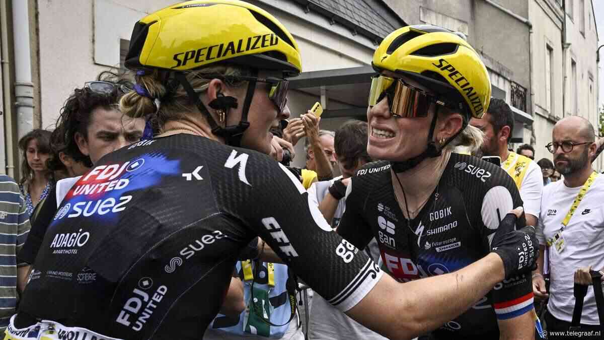 Ploegleider Demi Vollering haalt uit naar andere rensters na val: ’Op die manier spelen ze met levens’