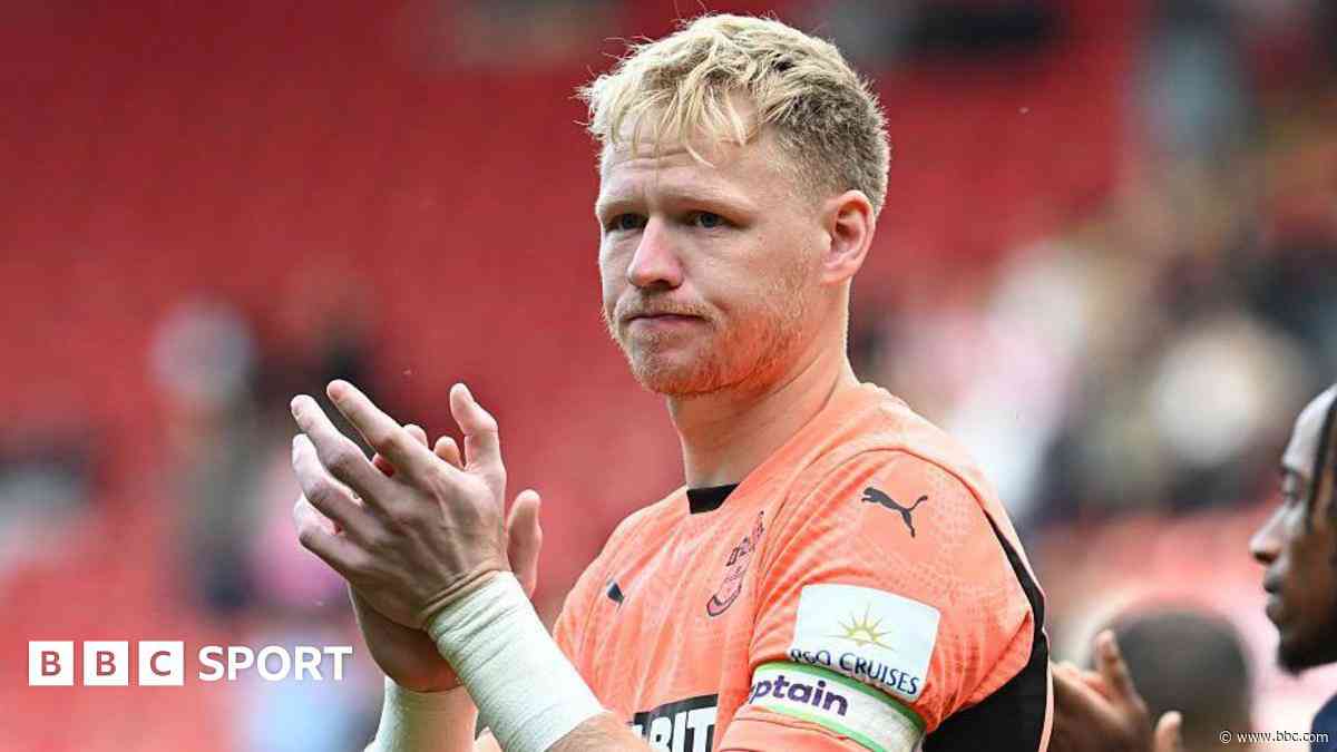 Newcastle open talks to sign Southampton's Ramsdale