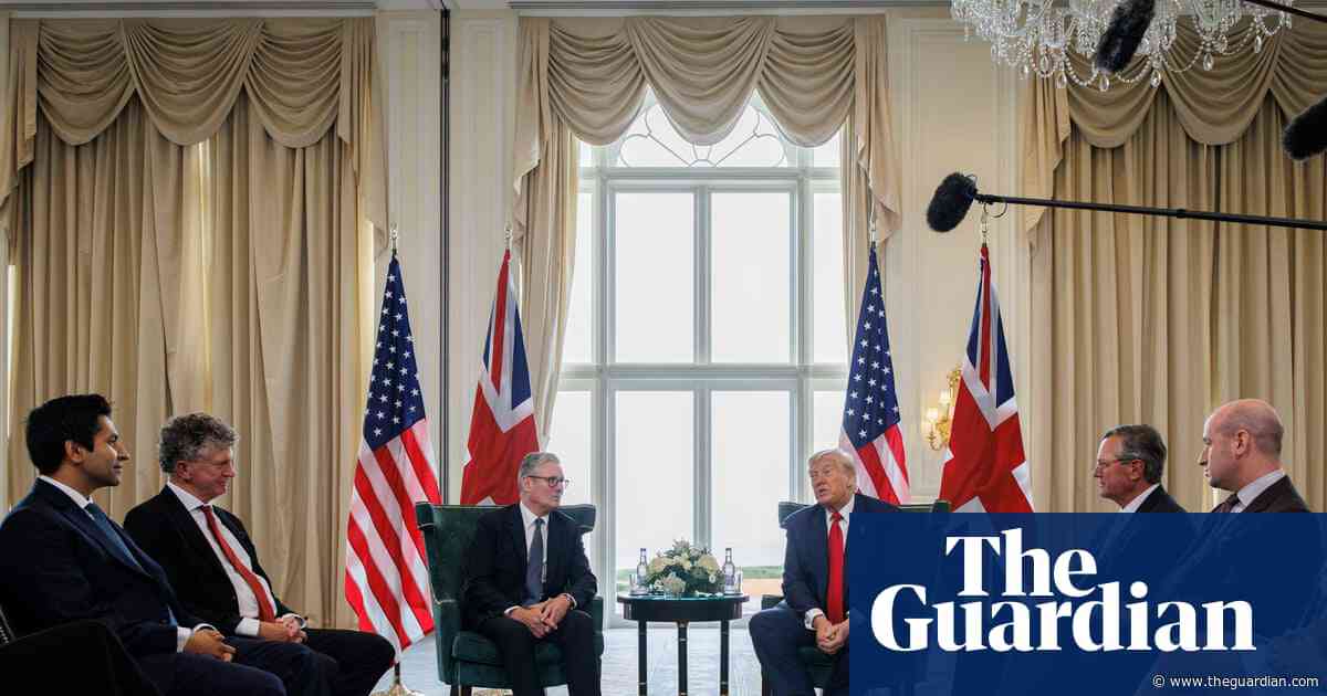 Trump uses press conference with Starmer to boost his golf business