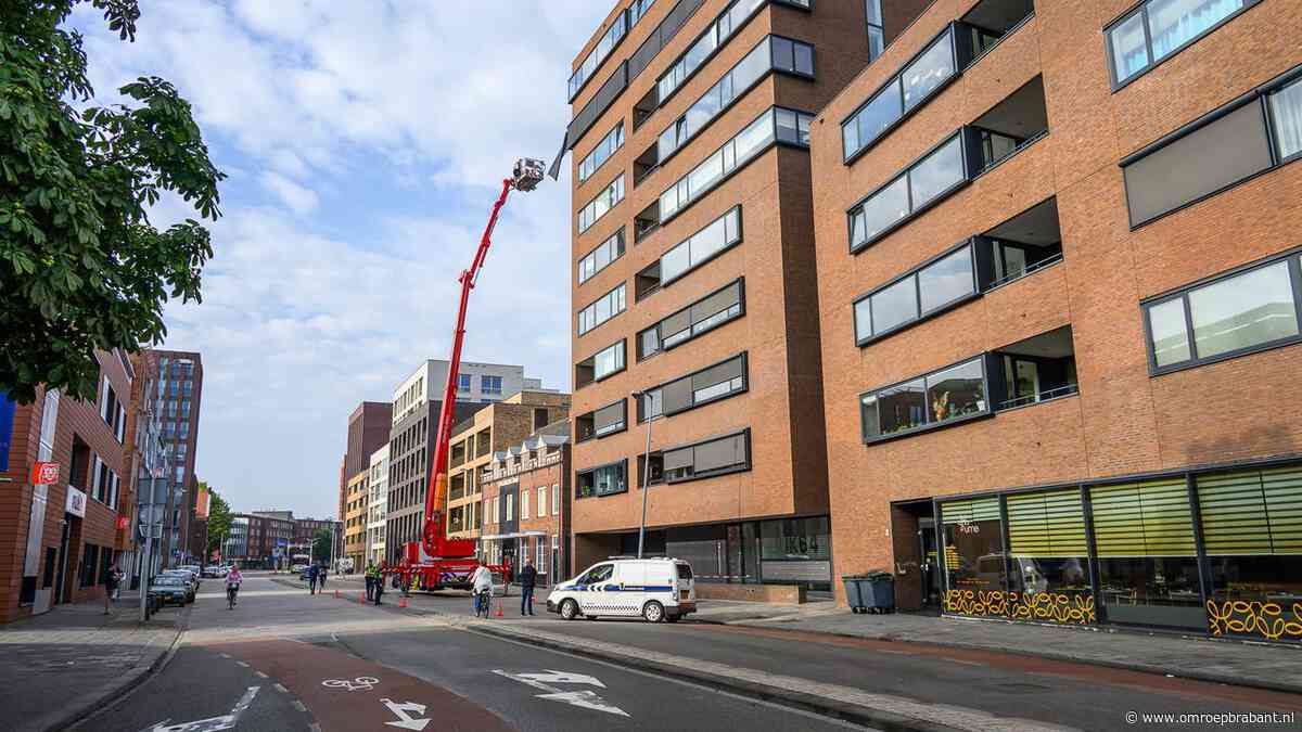 Losgekomen zonwering zorgt voor een gevaarlijke situatie